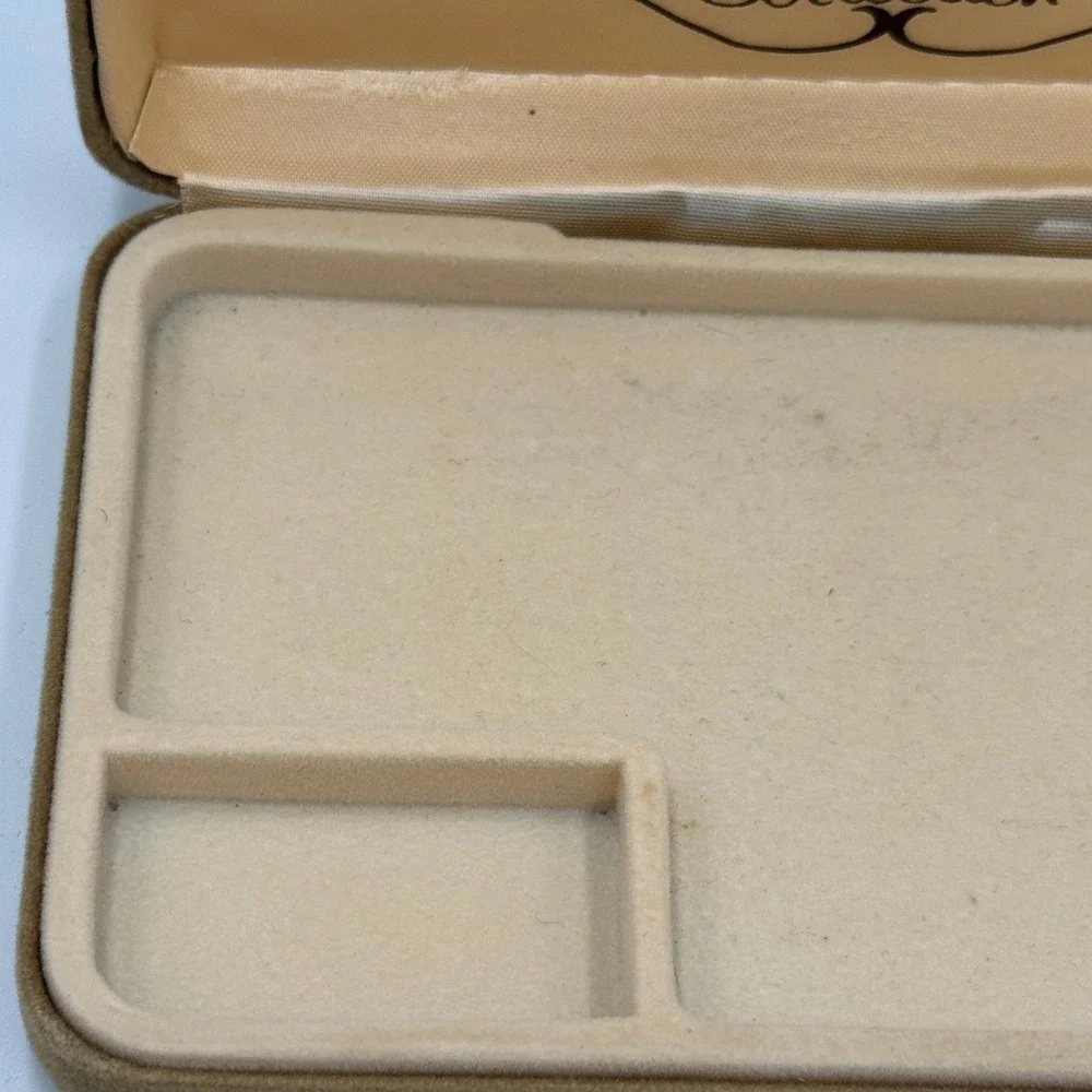 Vintage Small Tan Clamshell‎ Jewelry Gift Box Presentation Case 7